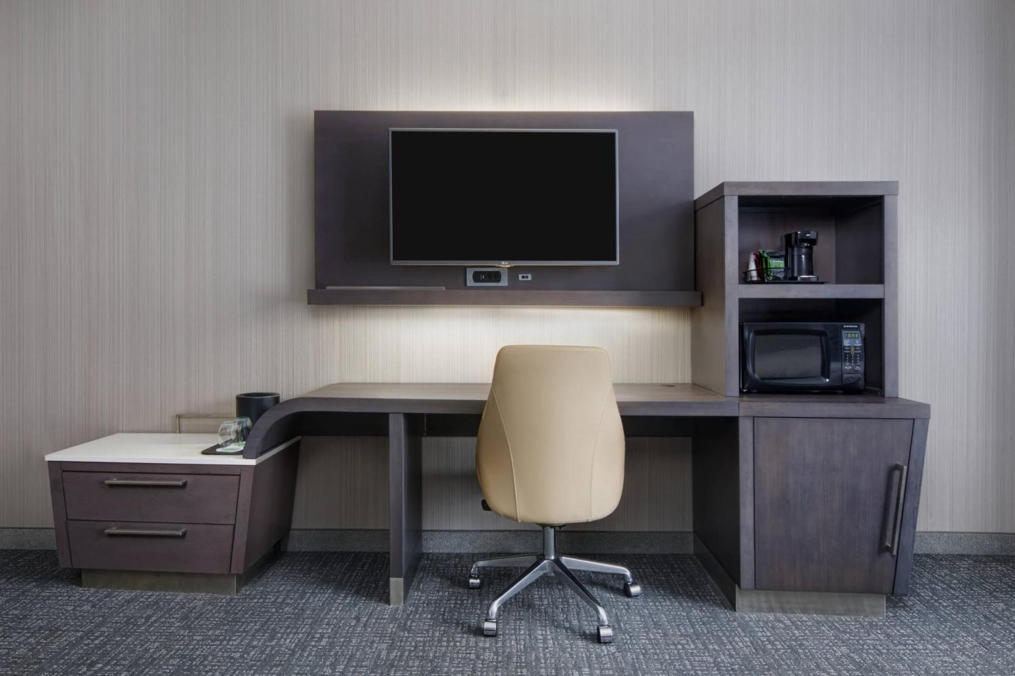 Courtyard By Marriott Richmond Downtown Hotel Ngoại thất bức ảnh