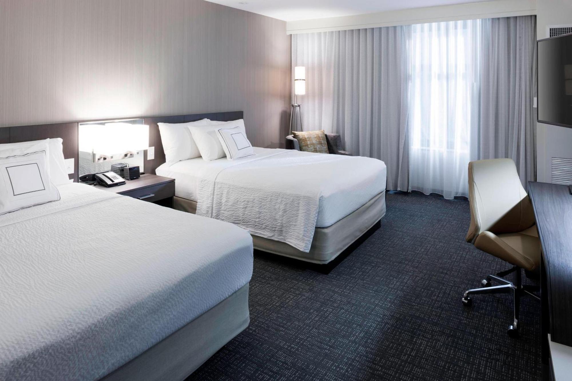 Courtyard By Marriott Richmond Downtown Hotel Ngoại thất bức ảnh